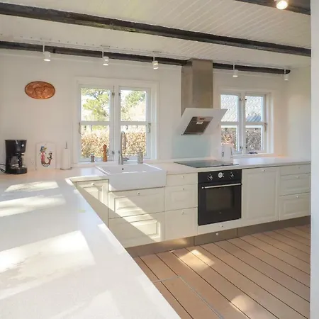 Three-bedroom Holiday In Idestrup Boto By
